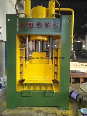 315 тонн Максимальная сила резки Резка с 800 мм длины лезвия и 30 * 700 мм Максимальные спецификации резки